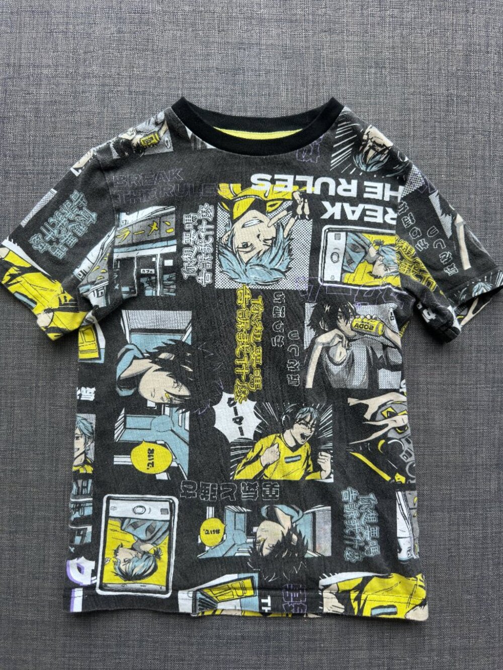 Kids Anime Graphic T-Shirt Black Yellow Grey, size 8-9T